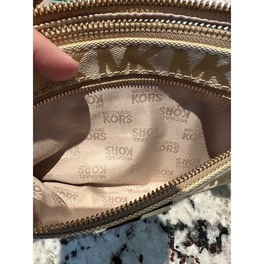 NWOT Michael Kors Jet Set Wristlet Natural - Picture 5 of 7